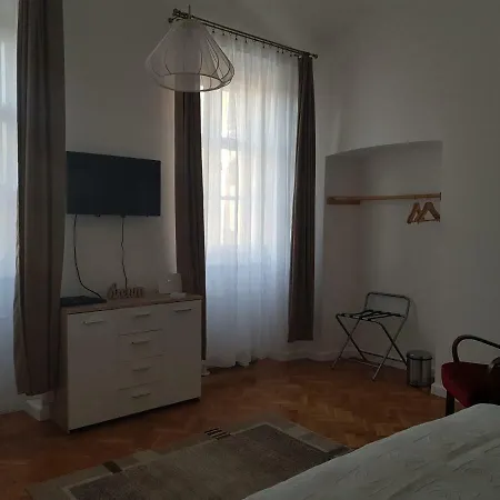 Vitez Apartman *