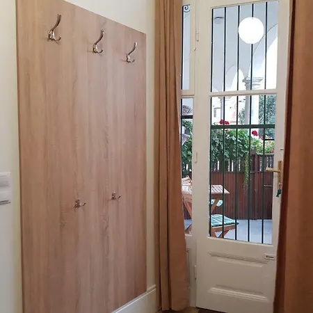 דירה Vitez Apartman אגר